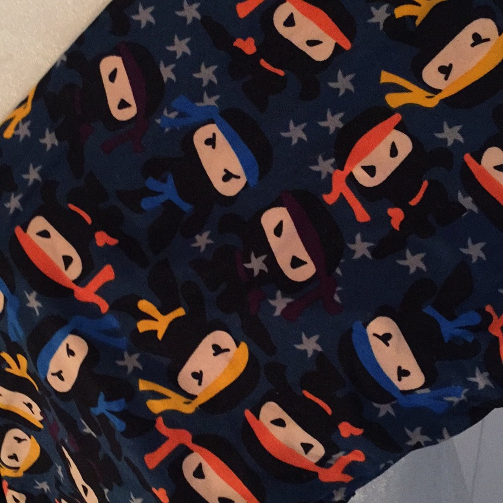 Lularoe  NINJAS  TC New Leggings